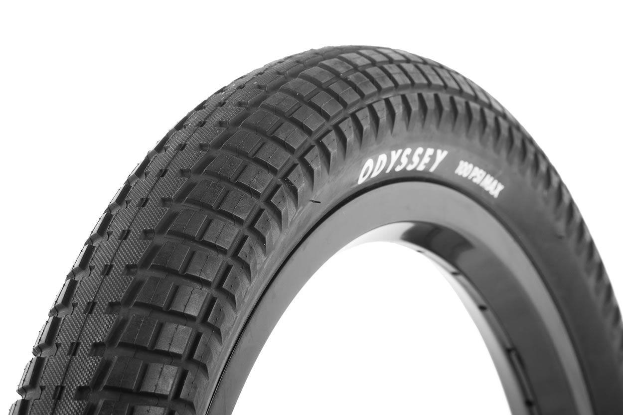 Aitken Tyre Black 2.25"