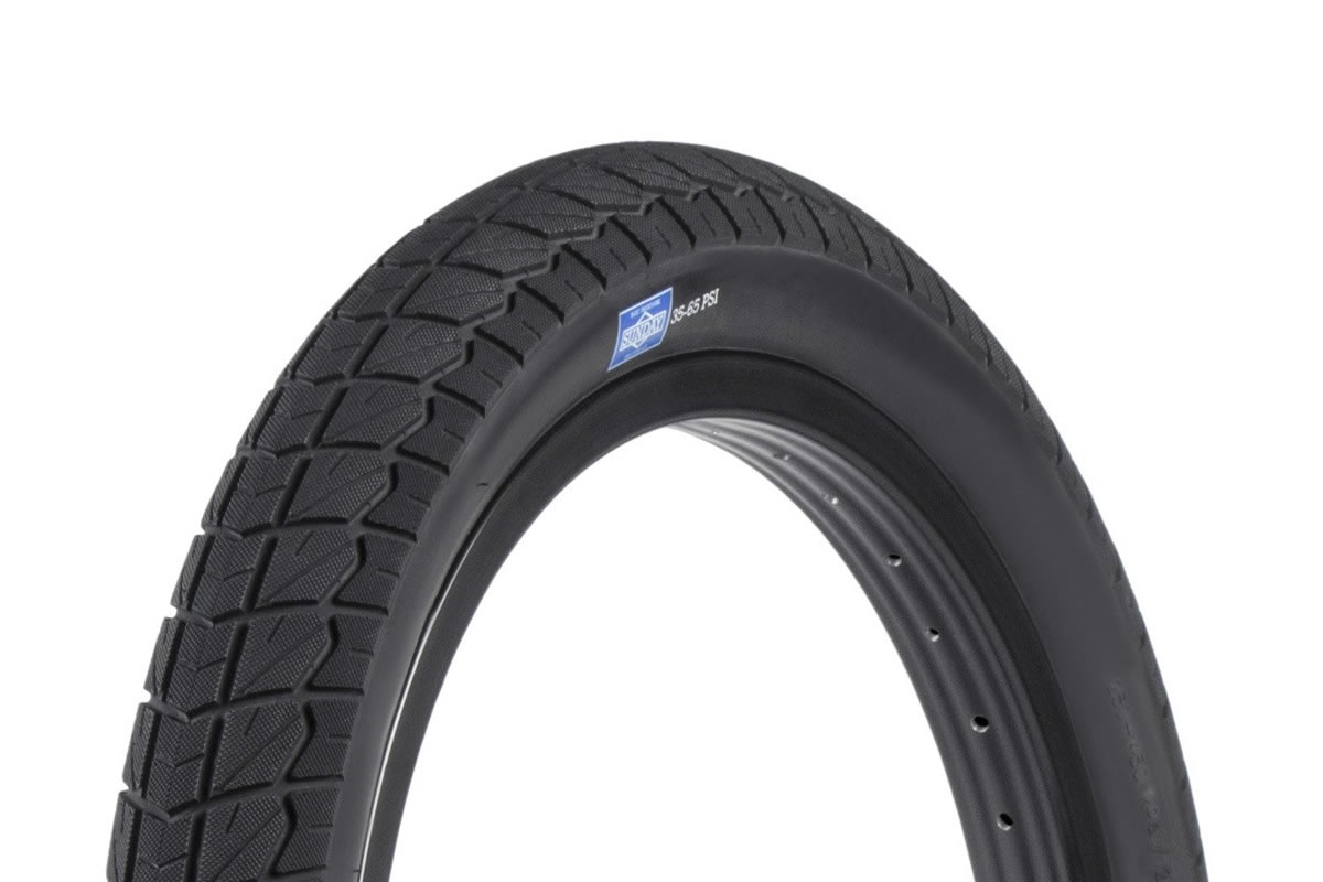 18" Current Tyre Black